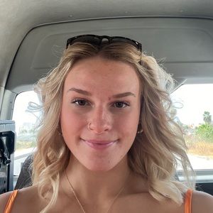 Meet your Posher, Abbigale